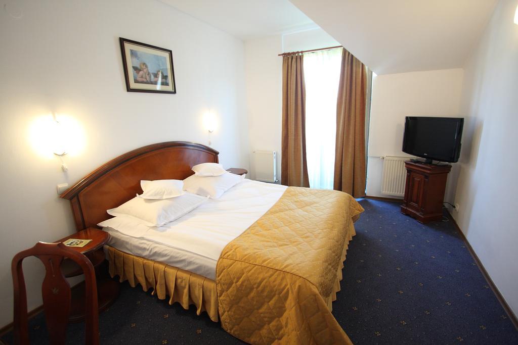 Hotel Ruia โปยานาบราซอฟ ภายนอก รูปภาพ