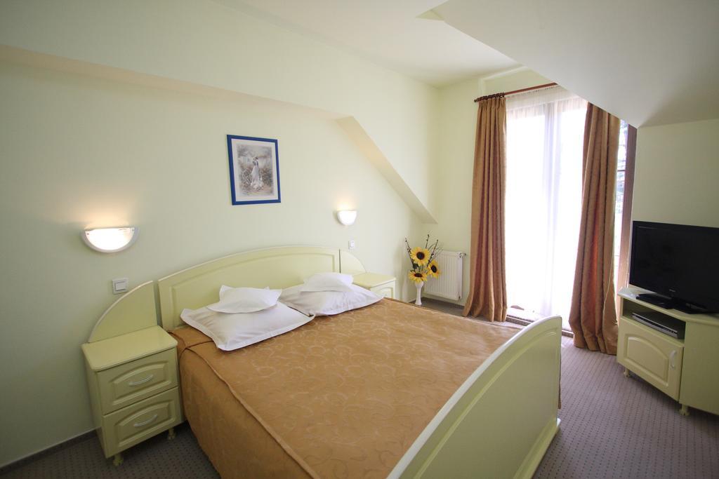 Hotel Ruia โปยานาบราซอฟ ภายนอก รูปภาพ