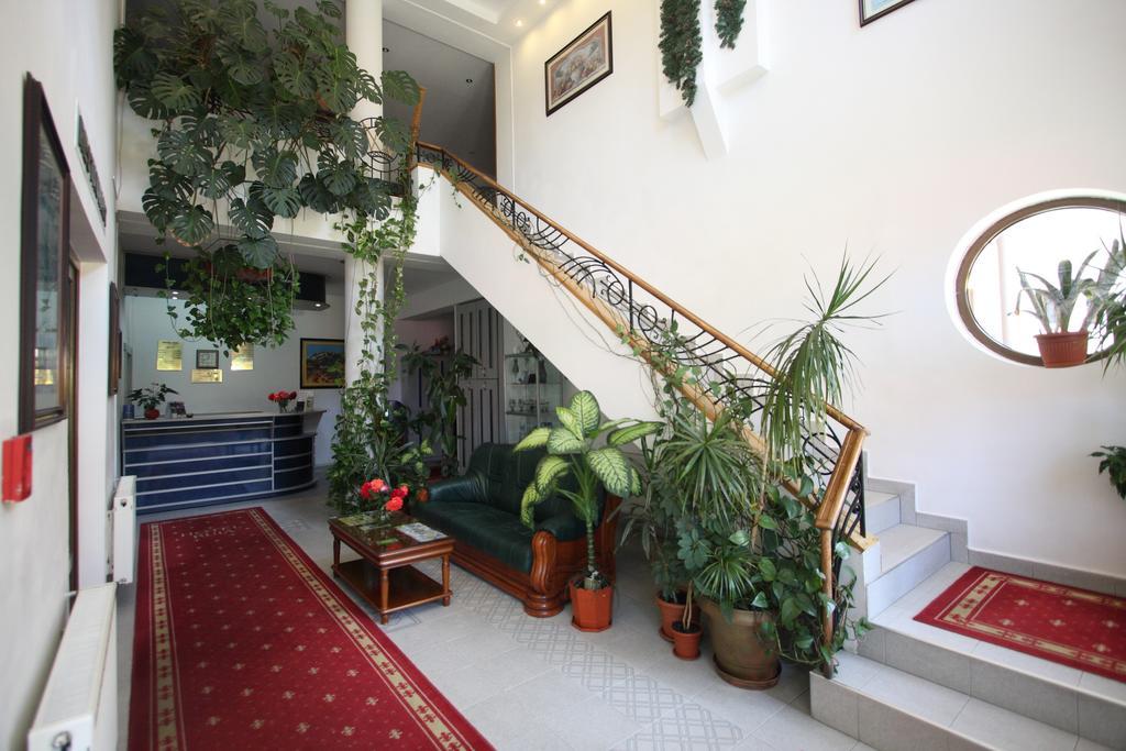 Hotel Ruia โปยานาบราซอฟ ภายนอก รูปภาพ